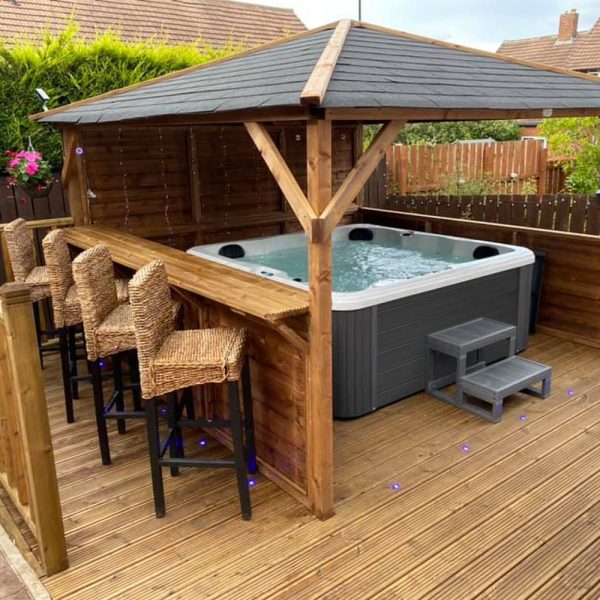 ivy beach iv hot tub