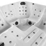 ivy beach iv hot tub