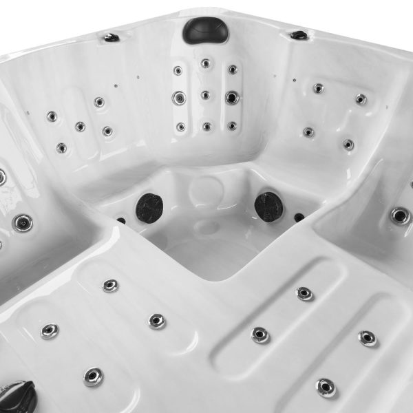 ivy beach iv hot tub