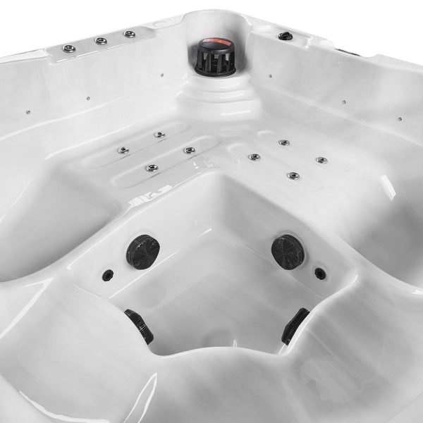 ivy beach iv hot tub