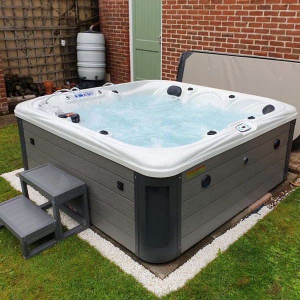 santa barbara quattro max hot tub