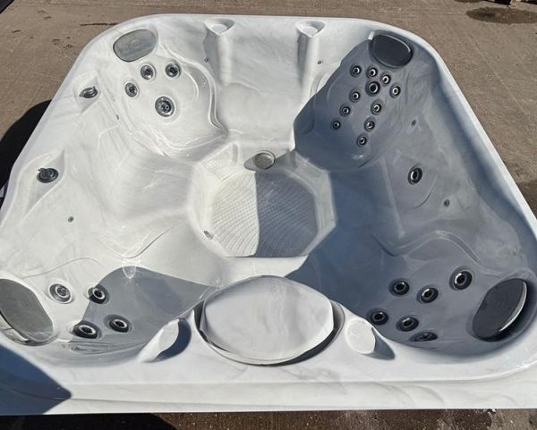 Jacuzzi J-225 - Image 11