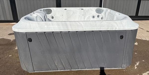 Jacuzzi J-225 - Image 20