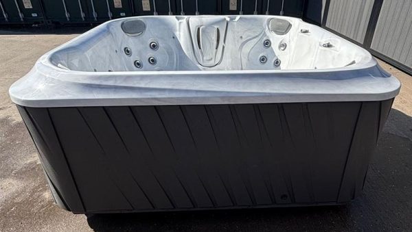 Jacuzzi J-225 - Image 9