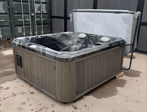 jacuzz j 325