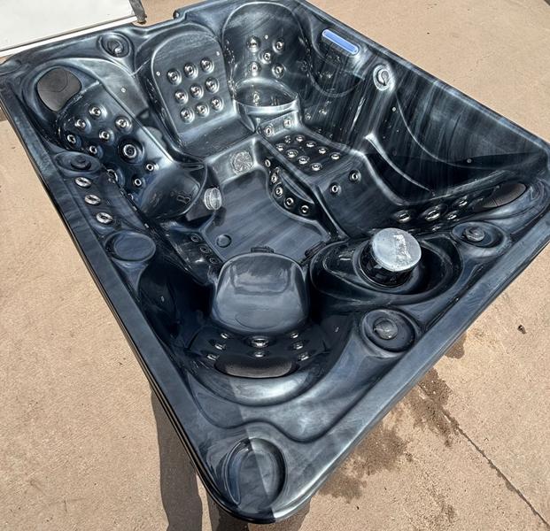 orca leisure chaser ii + 3kw air source heat pump