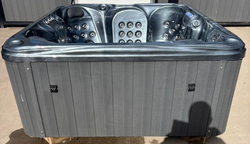 orca leisure chaser ii + 3kw air source heat pump