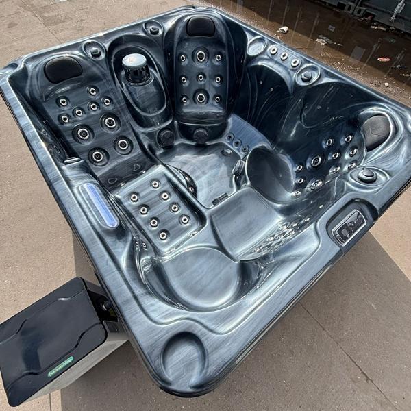 orca leisure chaser ii + 3kw air source heat pump