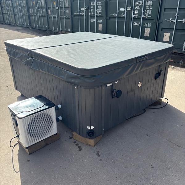 orca leisure chaser ii + 3kw air source heat pump