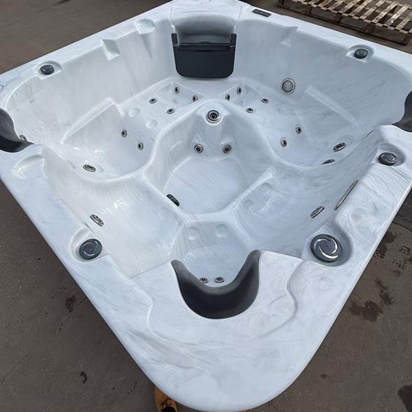 platinum spas torina