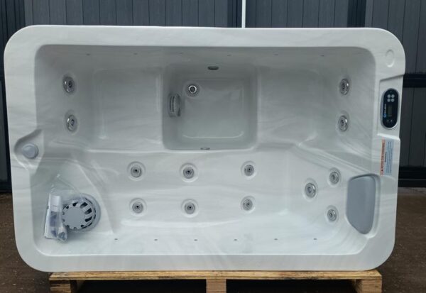 hot tub deluxe 2