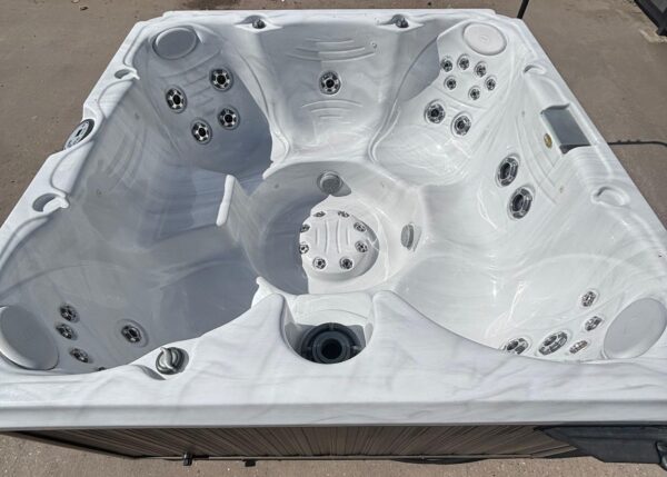 jacuzzi 7 seater