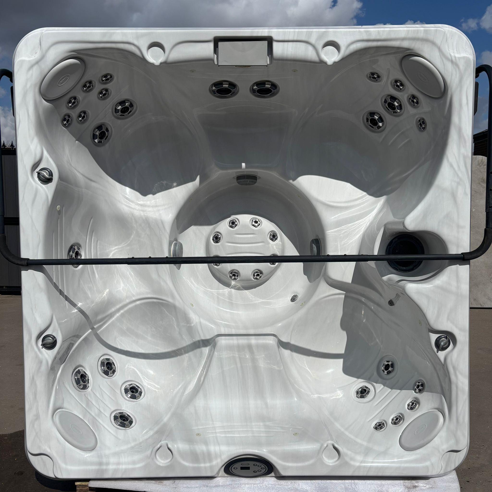 jacuzzi 7 seater