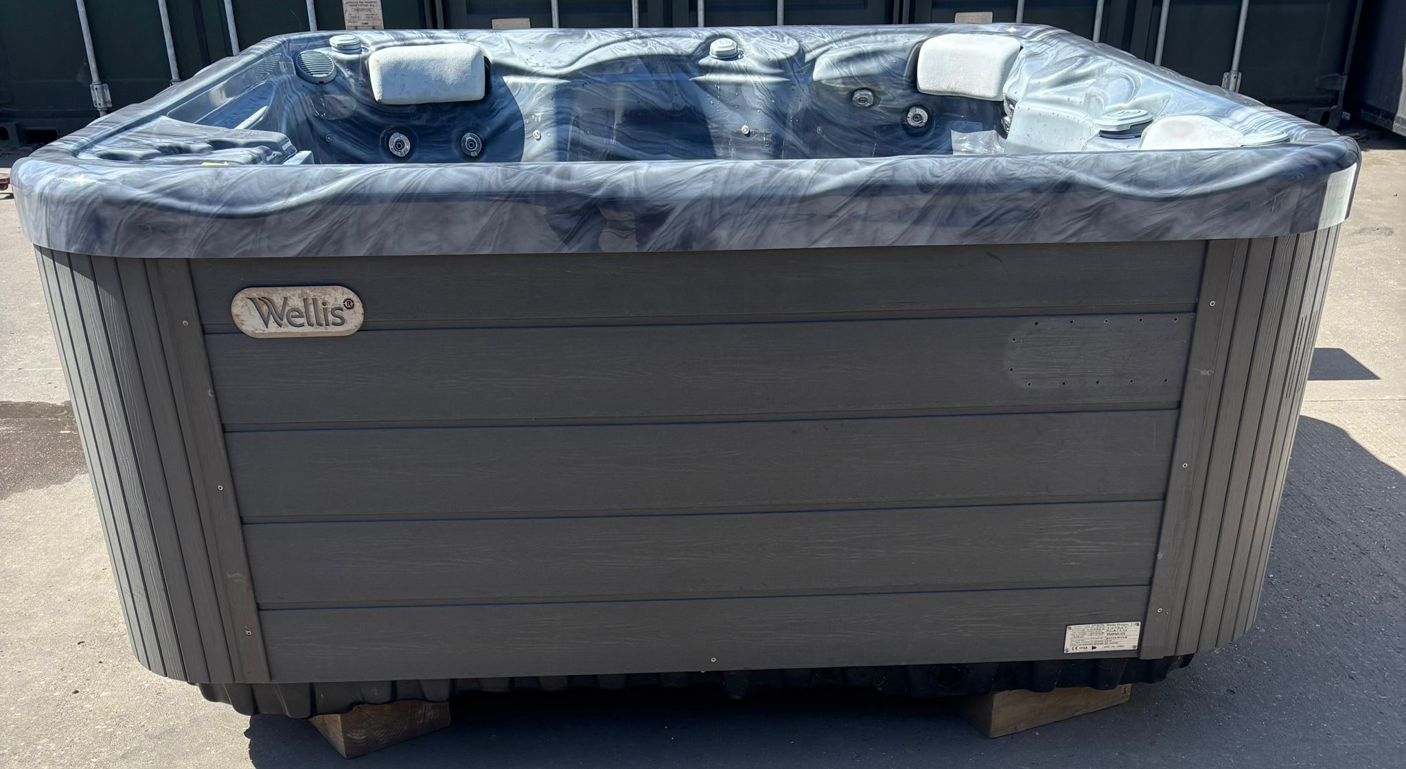 wellis pluto + 7 kw air source heat pump