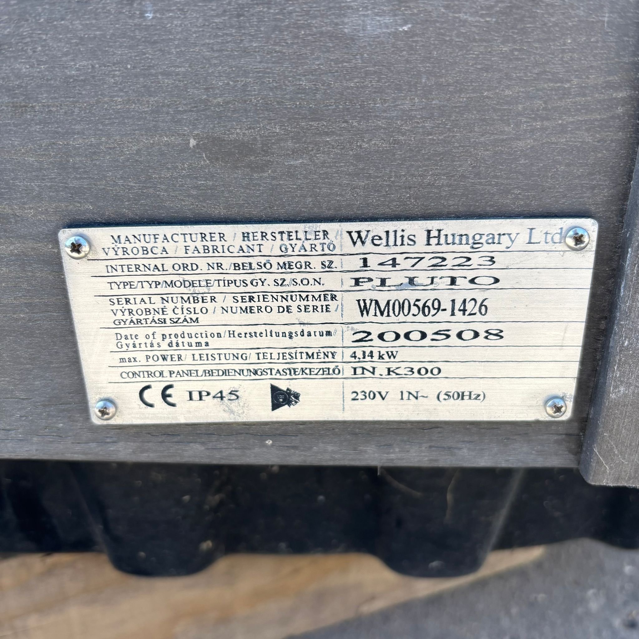 wellis pluto + 7 kw air source heat pump