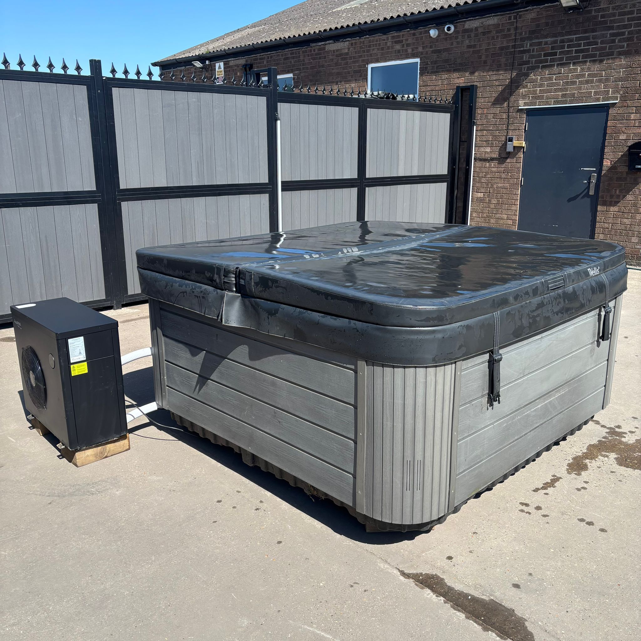 wellis pluto + 7 kw air source heat pump