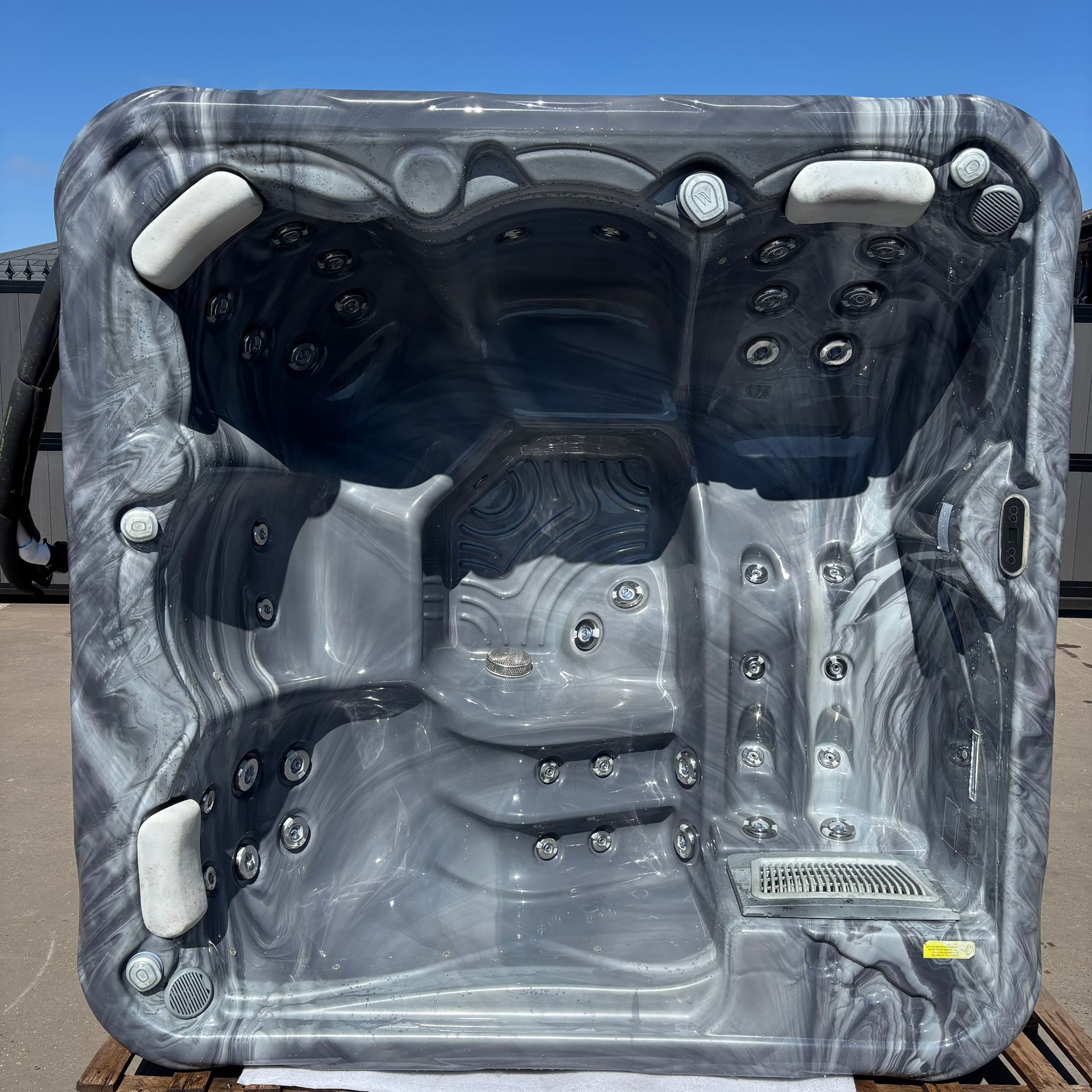 wellis pluto + 7 kw air source heat pump