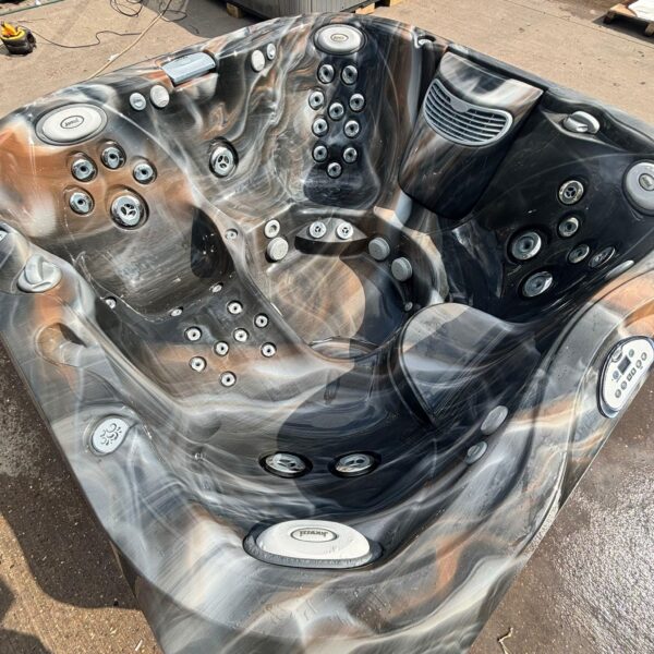 j 335 jacuzzi