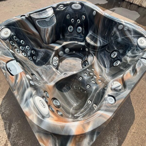 j 335 jacuzzi