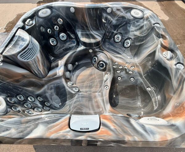 j 335 jacuzzi