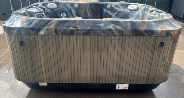 j 335 jacuzzi