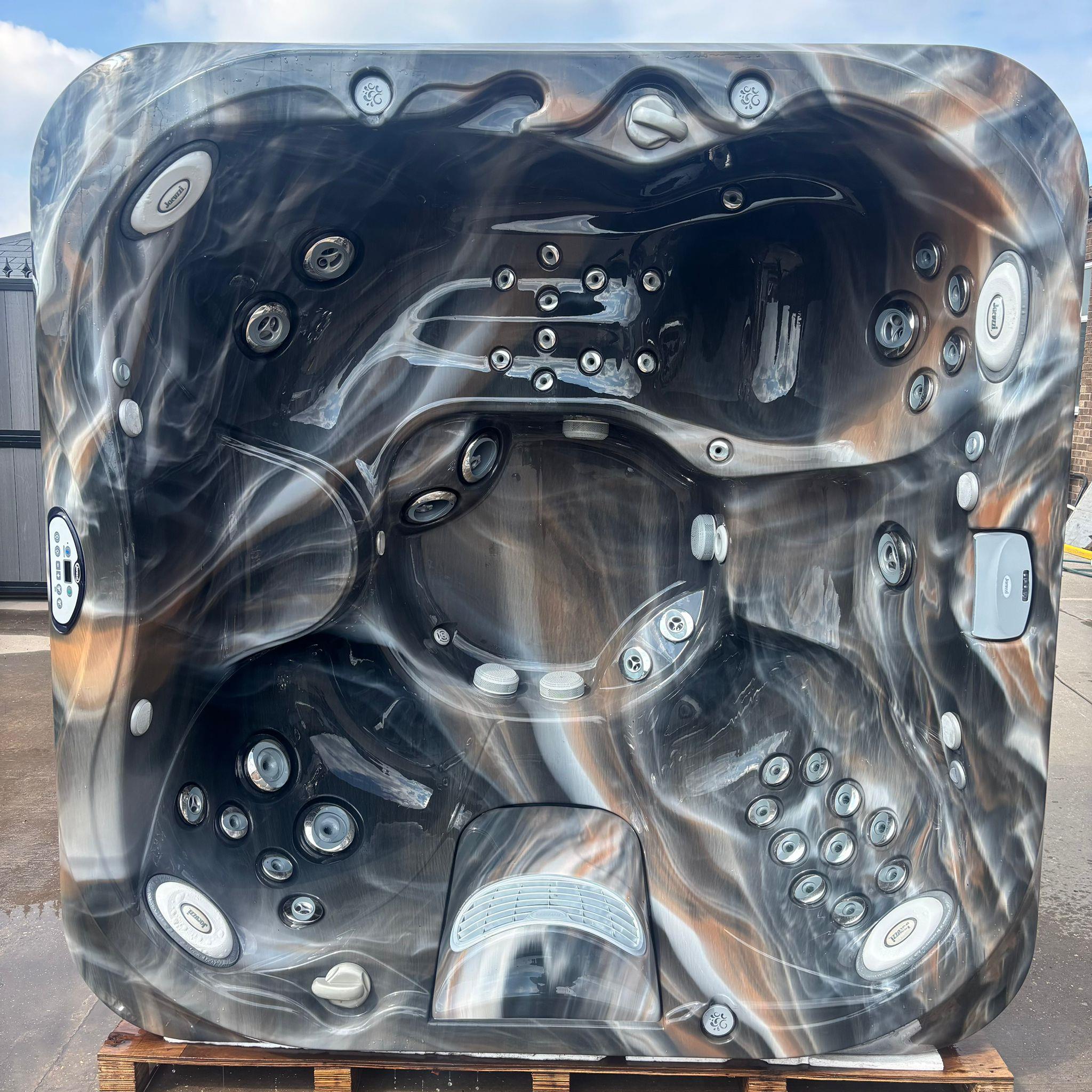 j 335 jacuzzi
