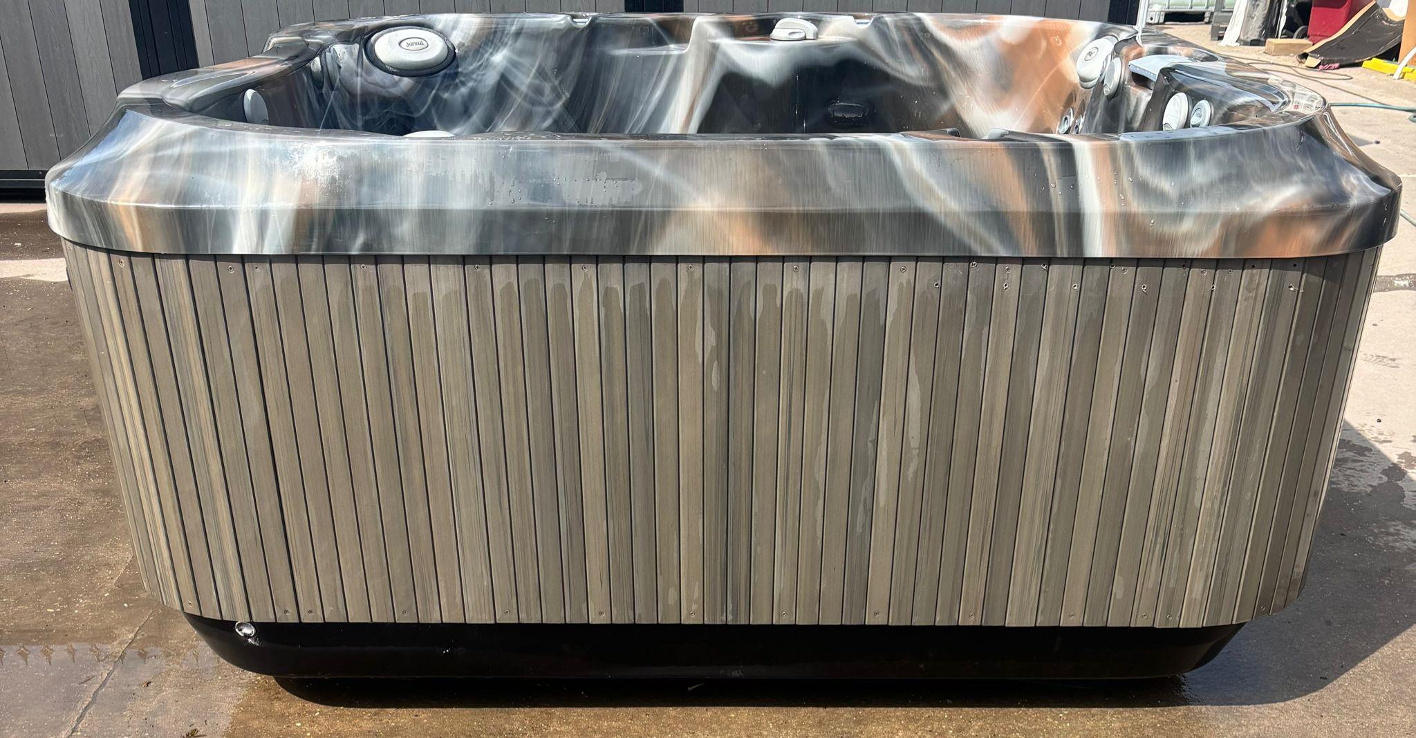 j 335 jacuzzi
