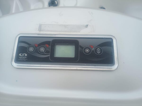 Luxury Resort + 7kw heat pump