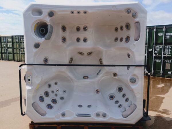 Malaga LifeDeluxe Hot Tub + 3kW heat pump