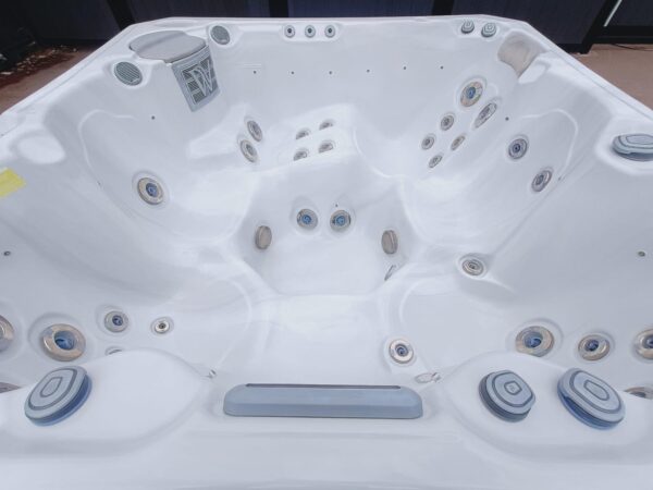 Malaga LifeDeluxe Hot Tub + 3kW heat pump