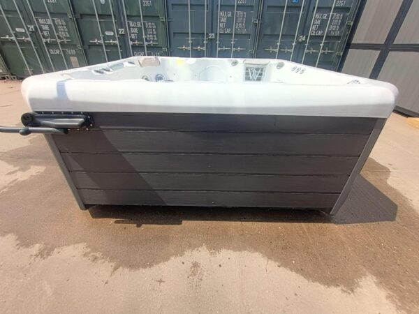 Malaga LifeDeluxe Hot Tub + 3kW heat pump