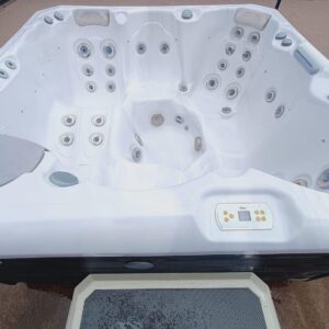 Malaga LifeDeluxe Hot Tub + 3kW heat pump
